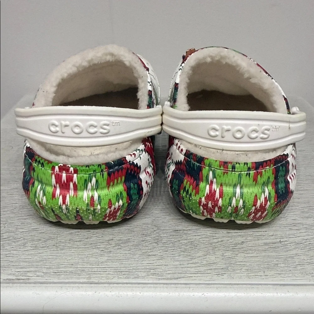 CROCS Kids' Classic Lined Holiday Christmas White and Green Slippers Size 4